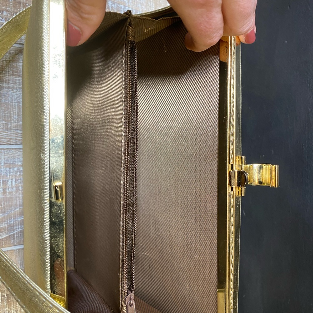 Midcentury Gold Shoulder Purse - Picture 7 of 8